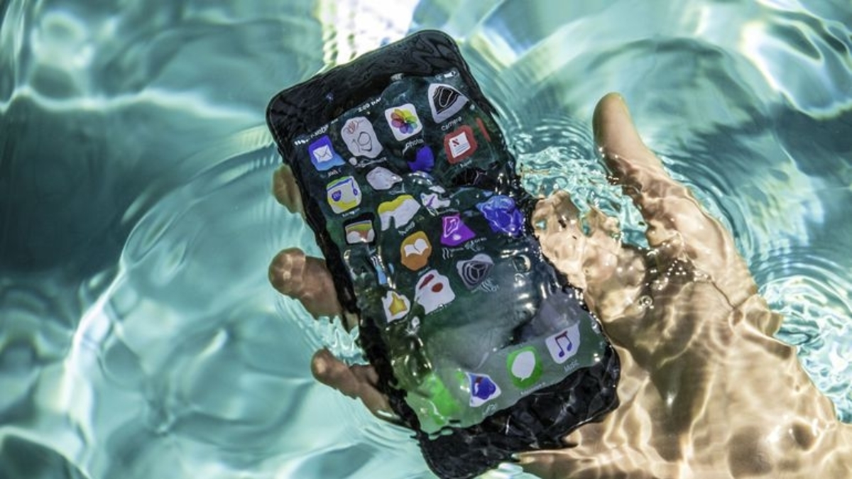 iPhone 7 is water-resistant